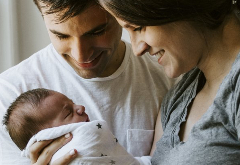 Se justifica la reducción de la cuota alimentaria por el nacimiento de un nuevo hijo del alimentante, quien formo un nuevo grupo familiar.